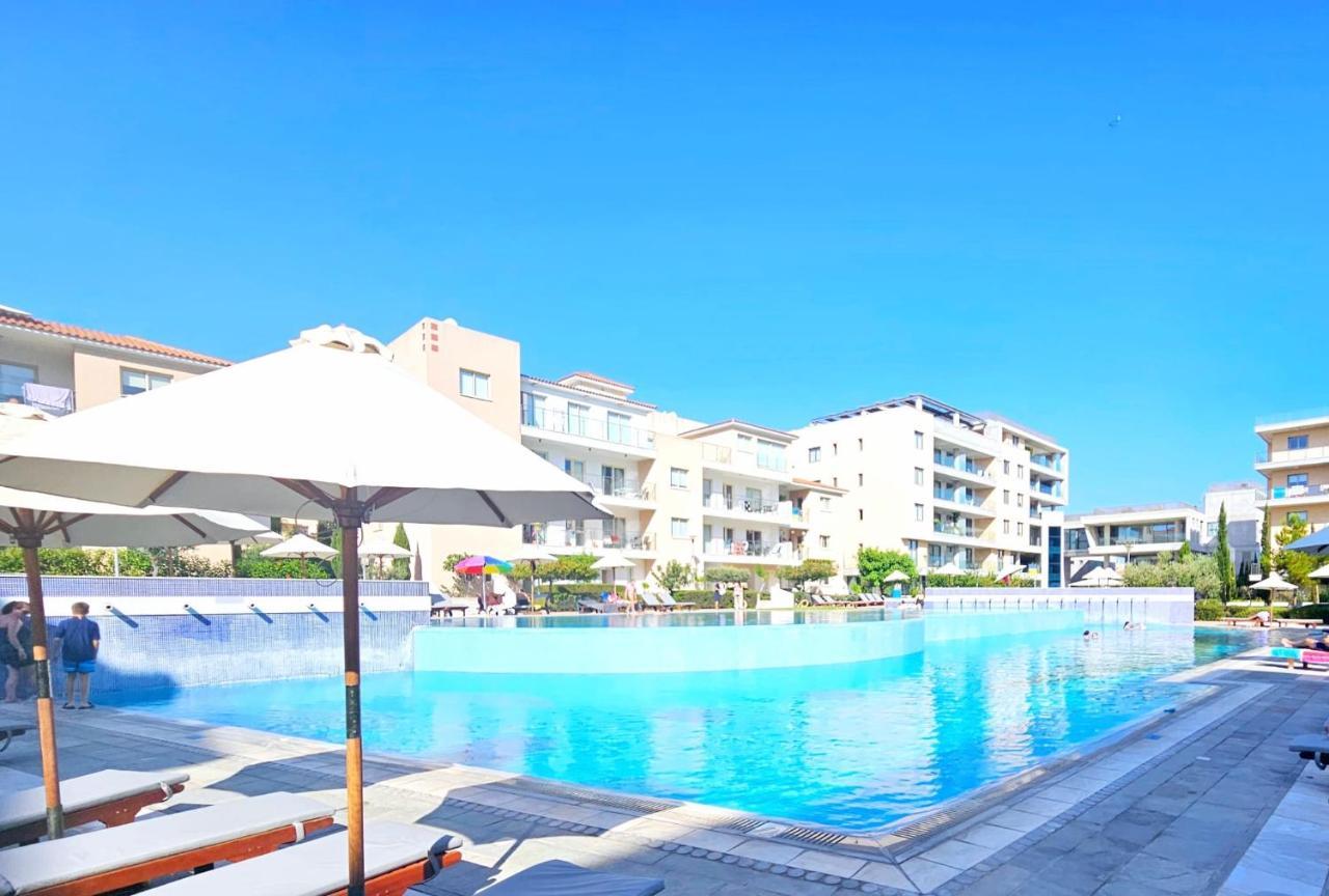 Elysia Park Apartments Paphos Exterior photo