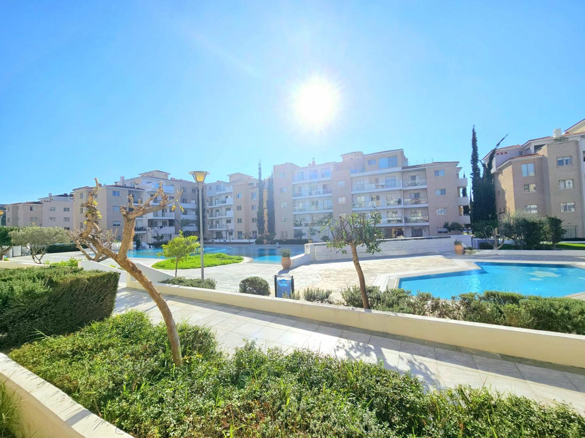 Elysia Park Apartments Paphos Exterior photo