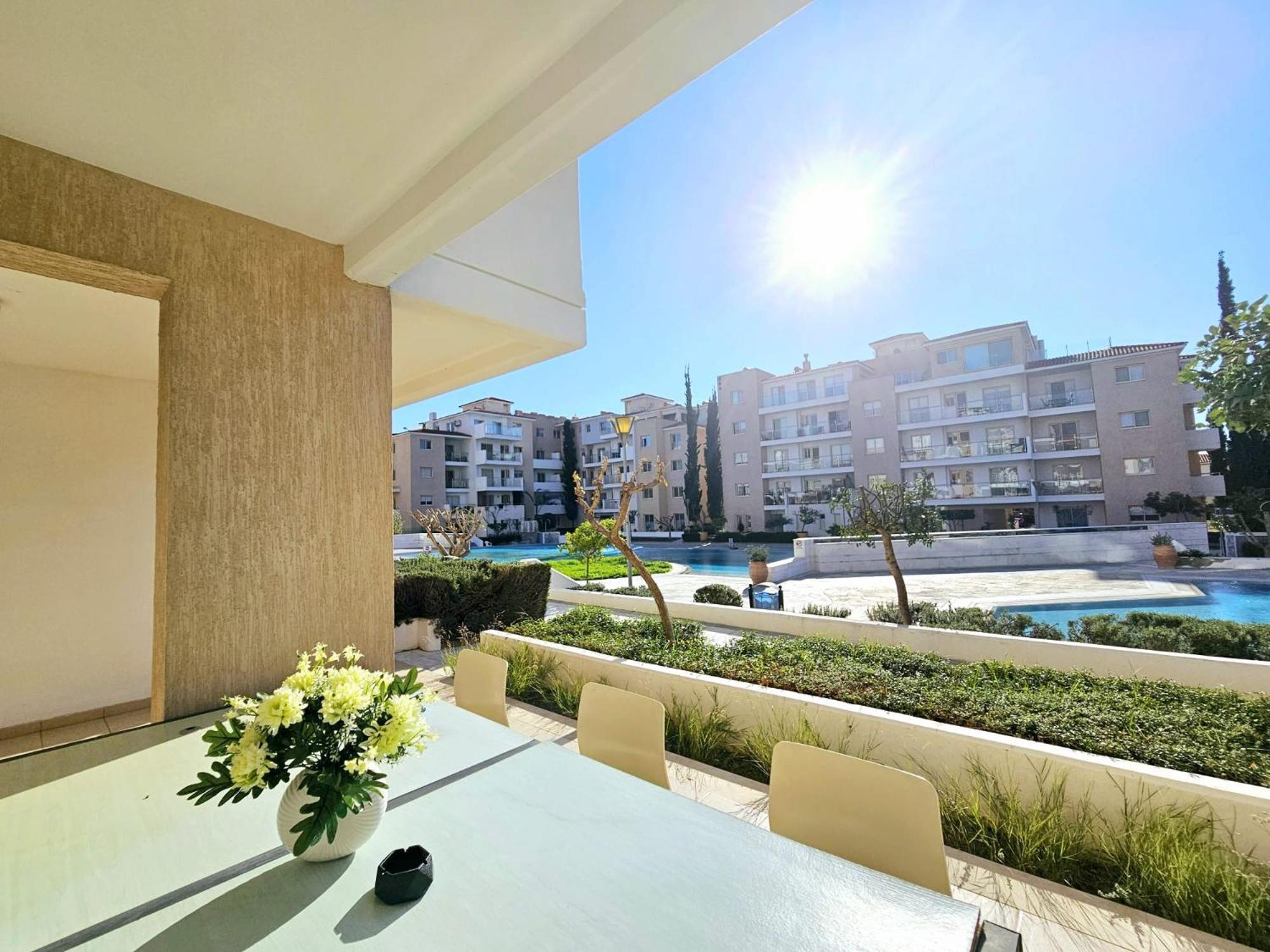 Elysia Park Apartments Paphos Exterior photo