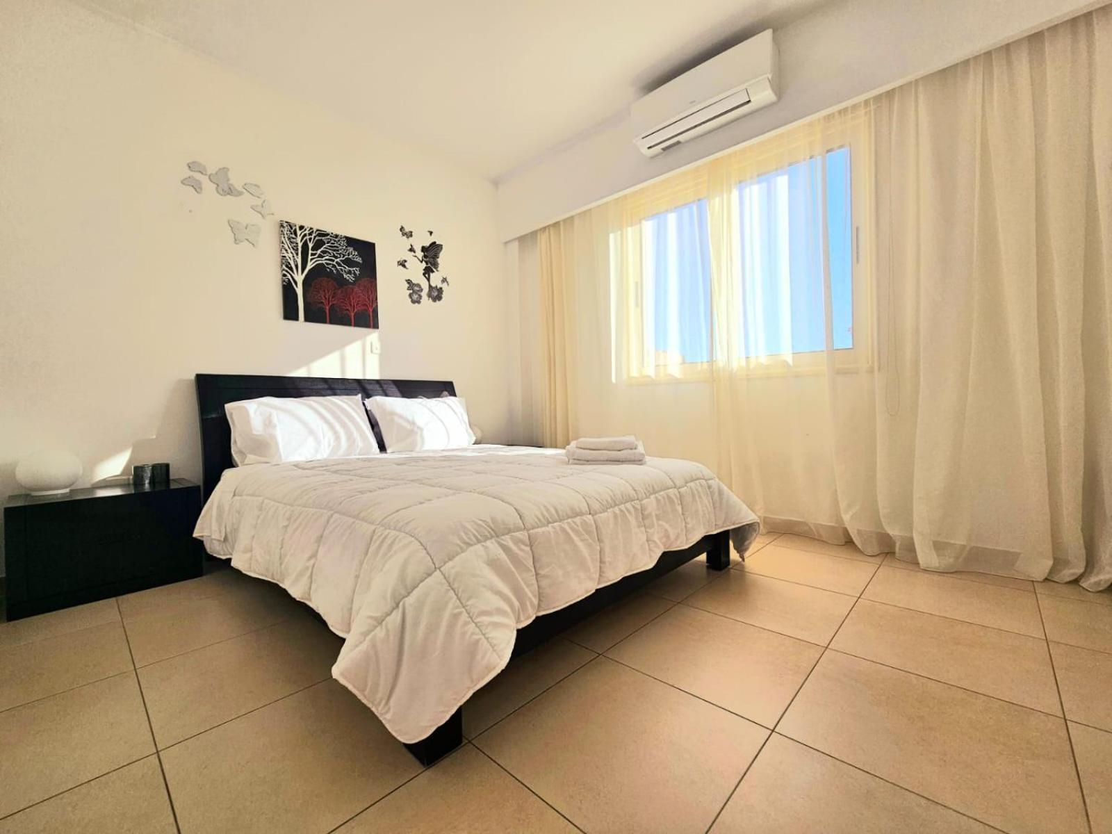 Elysia Park Apartments Paphos Room photo