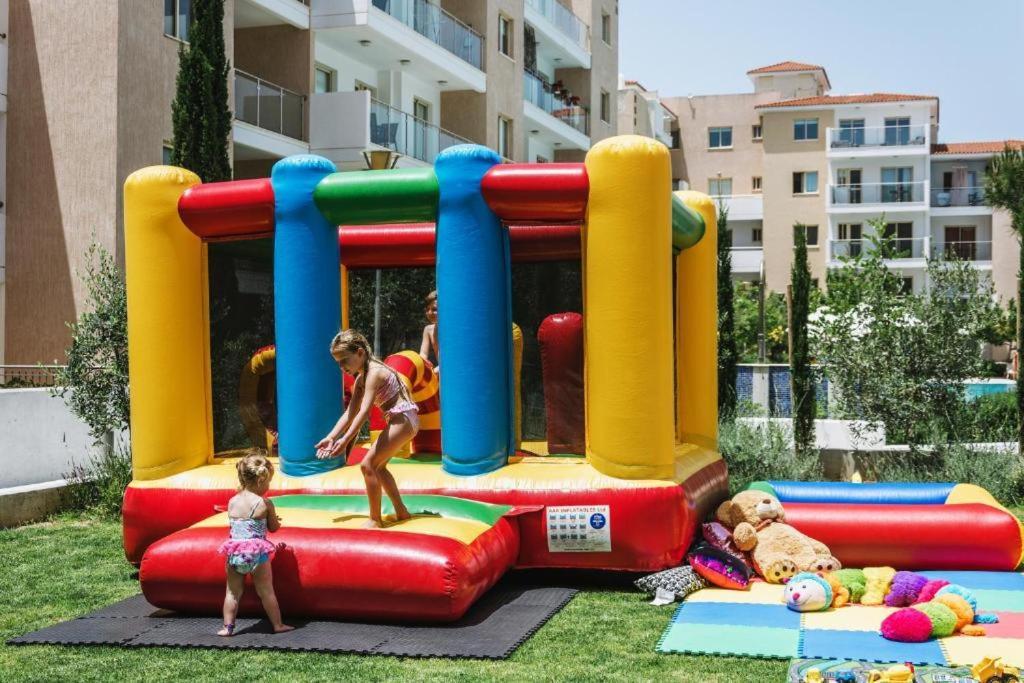 Elysia Park Apartments Paphos Exterior photo